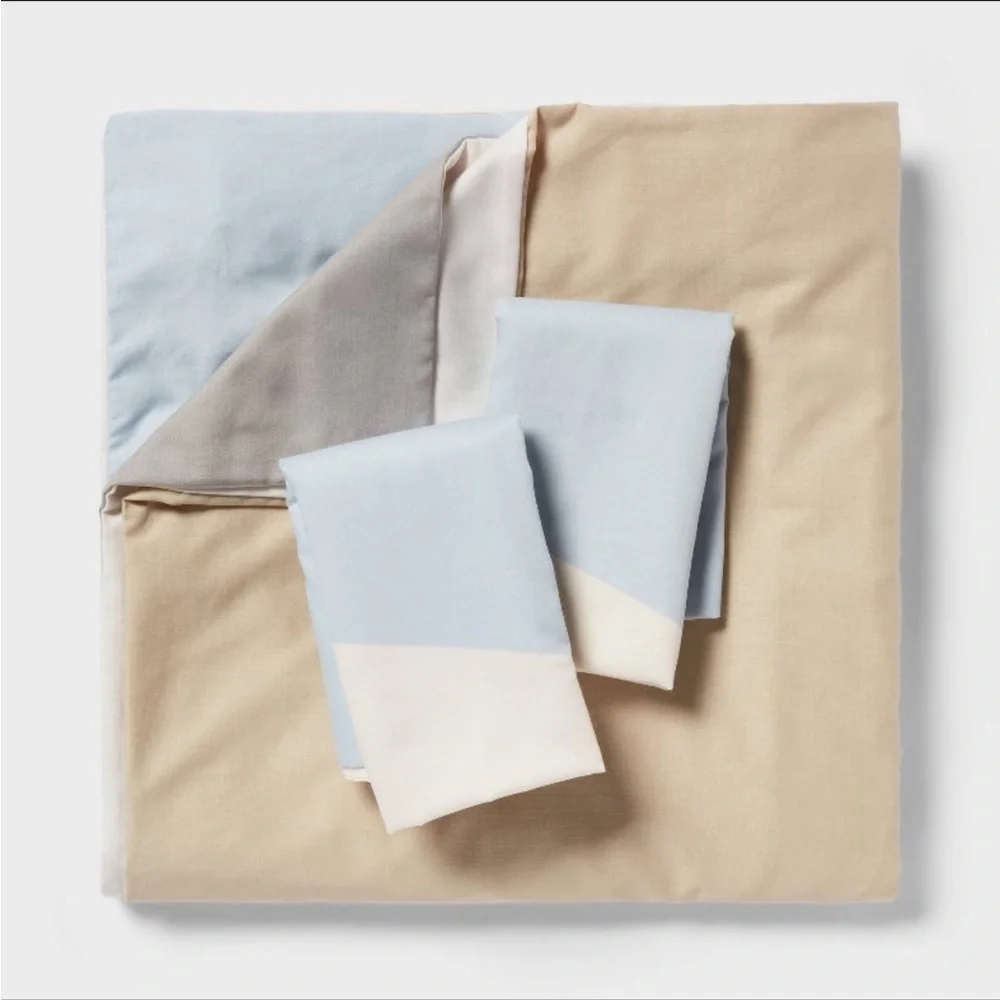 NEW Room Essentials Modern Duvet Cover and 2 Shams - White, Blue, Tan